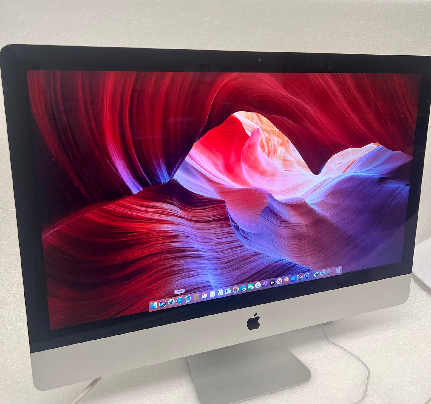 Apple iMac 27" 5K Retina i7-6700K Turbo 4.20GHz 16GB 3TB HDD + 128GB SSD Fusion Drive Late 2015 Hurry!